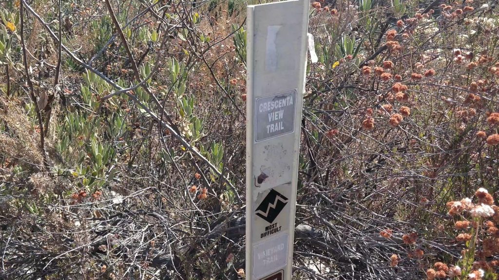 Crescenta View Trail sign